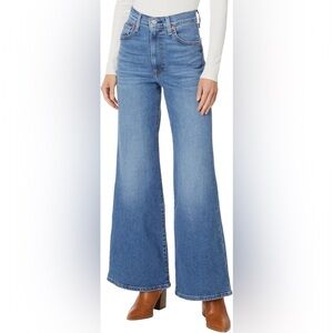 NEW Levi’s Ribcage Bell Jeans